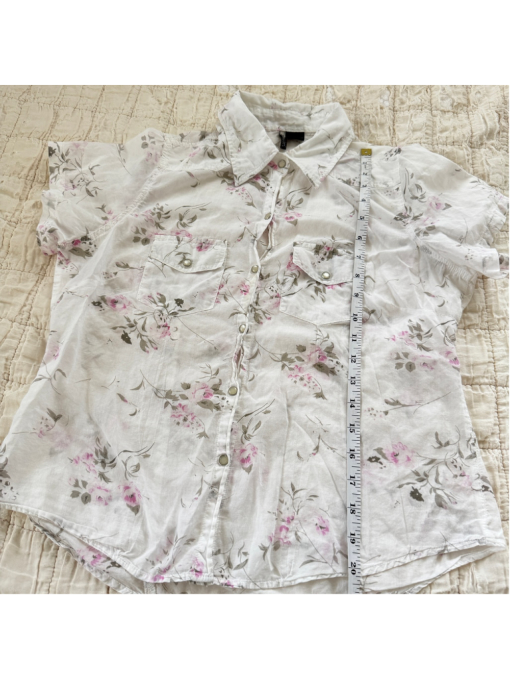Passport • vintage cotton floral button up w/ iridescent snap buttons • Size: M - Picture 6 of 9